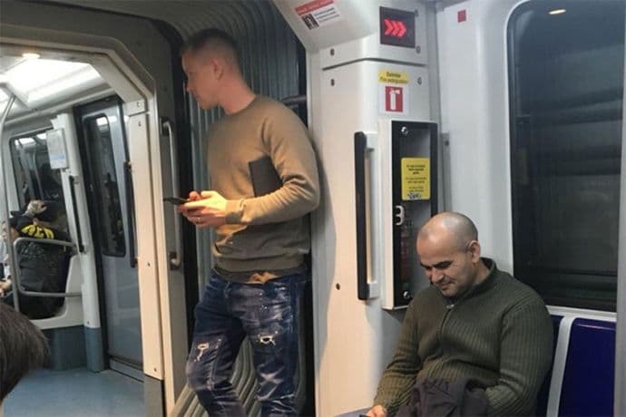 Zvijezda Barse putuje javnim prevozom Zvijezda Barse putuje javnim prevozom