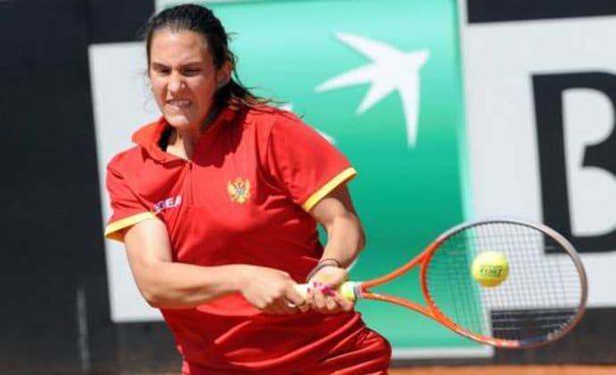 Vladica Babić osvojila trofej u dublu Vladica Babić osvojila trofej u dublu