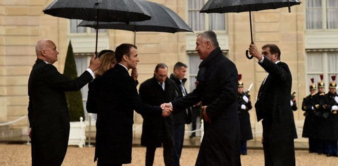 Makron dočekao Đukanovića ispred Jelisejske palate Makron dočekao Đukanovića ispred Jelisejske palate