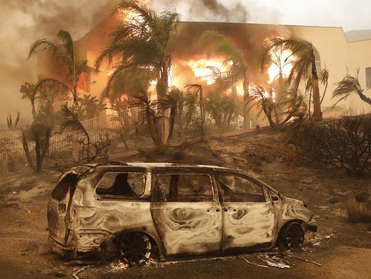 U vatrenoj stihiji koja bijesni Kalifornijom život izgubilo 42 ljudi U vatrenoj stihiji koja bijesni Kalifornijom život izgubilo 42 ljudi