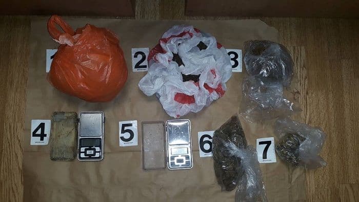 Barani uhapšeni, oduzeti droga i oružje Barani uhapšeni, oduzeti droga i oružje