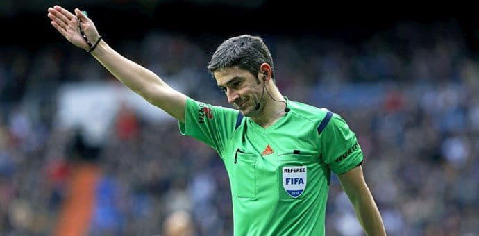 Maljenko dijeli pravdu na meču Srbije i Crne Gore Foto: marca.com