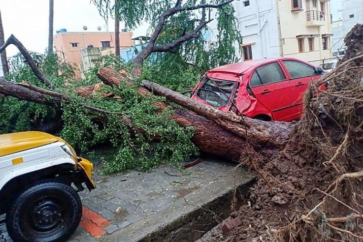 Ciklon Gadža pogodio Indiju i odnio 33 života Ciklon Gadža pogodio Indiju i odnio 33 života