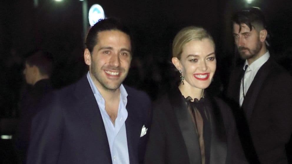 Kćerka vlasnika "Zare" u neobičnoj vjenčanici rekla sudbonosno "da" (FOTO) www.hellomagazine.com