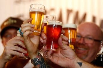 Alkohol konzumira svaki treći učenik Alkohol konzumira svaki treći učenik