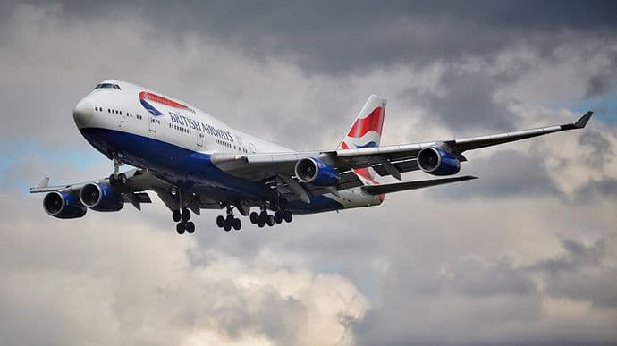 Tužio British Airways jer je morao da sjedi pored gojaznog putnika Tužio British Airways jer je morao da sjedi pored gojaznog putnika