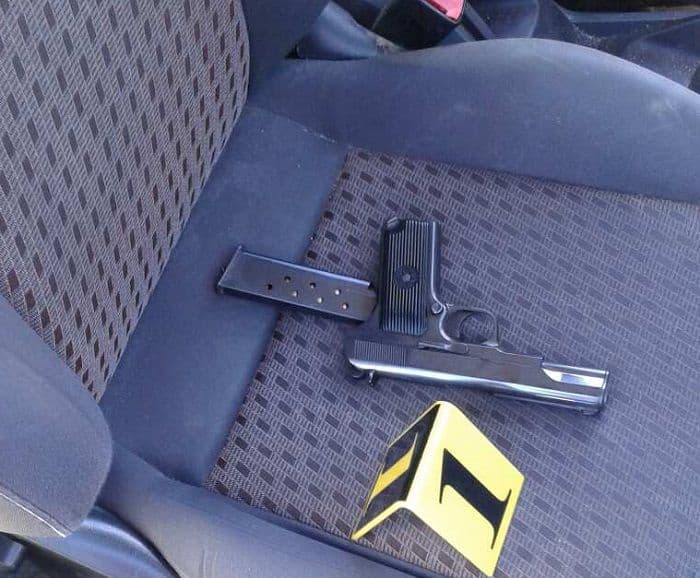 Kod Podgoričanina pronađen napunjen pištolj Kod Podgoričanina pronađen napunjen pištolj