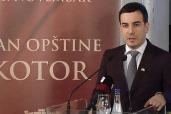 Jokić lokalnom sveštenstvu SPC i sugrađanima čestitao Božić Jokić lokalnom sveštenstvu SPC i sugrađanima čestitao Božić