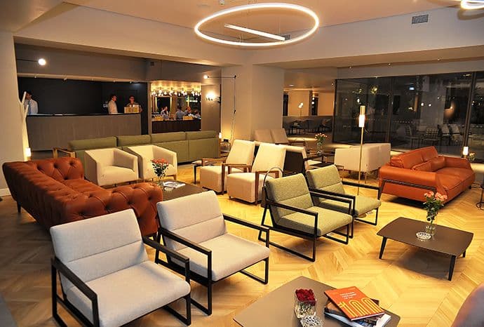 Raznovrsna muzička dešavanja u Gradskoj kafani hotela Mogren Raznovrsna muzička dešavanja u Gradskoj kafani hotela Mogren