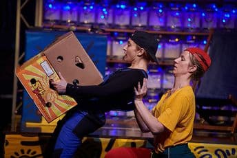 "Cvrčak i mrav" na Međunarodnom festivalu pozorišta za djecu u Subotici "Cvrčak i mrav" na Međunarodnom festivalu pozorišta za djecu u Subotici