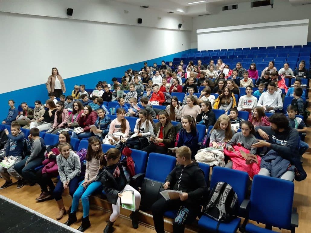 Osnovci učili o selektivnom sakupljanju otpada Osnovci učili o selektivnom sakupljanju otpada