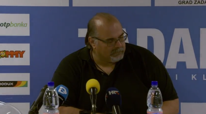 Svaka čast timu za koji na -20 pjevaju "bilo bi mi lako da te ne volim" Svaka čast timu za koji na -20 pjevaju "bilo bi mi lako da te ne volim"