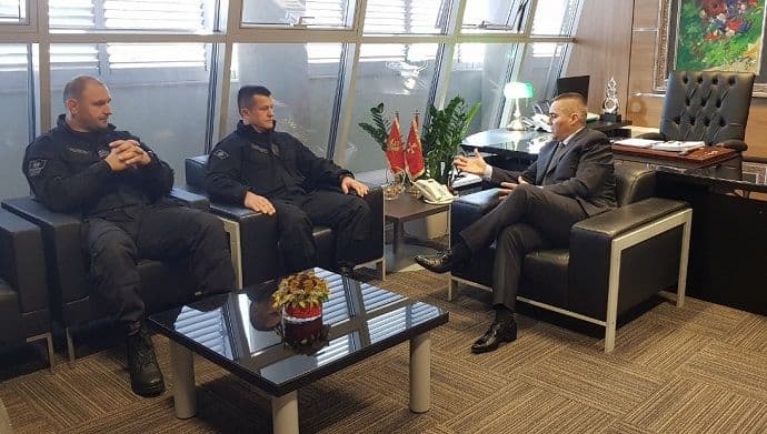 Ponosni smo na Dejana Vukčevića, pripadnika SAJ-a, svjetskog prvaka u džiu džicu Ponosni smo na Dejana Vukčevića, pripadnika SAJ-a, svjetskog prvaka u džiu džicu