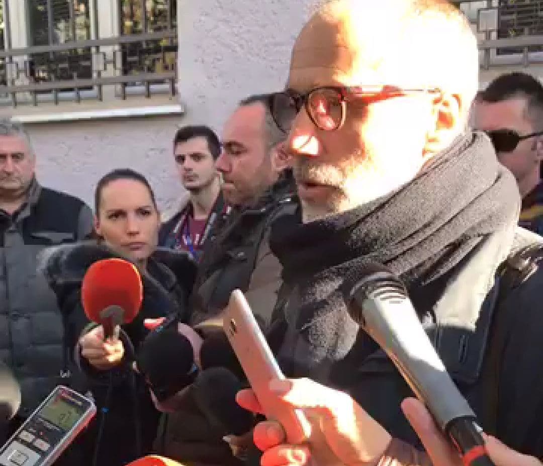 Medojević pravnim nasiljem stavljen u zatvor (VIDEO) Medojević pravnim nasiljem stavljen u zatvor (VIDEO)