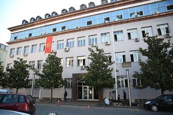 Brajković tvrdi da je kao di-džej zaradio 2.000, vlasnici lokala se toga ne sjećaju