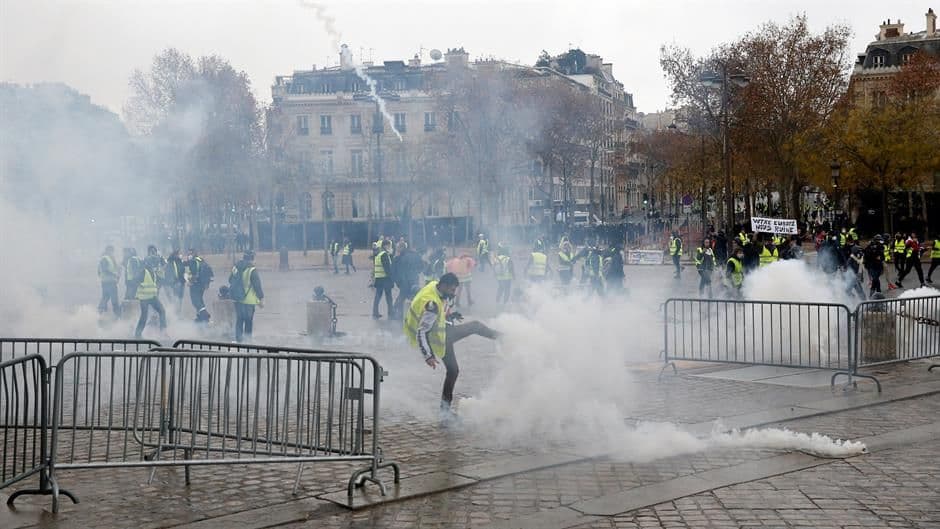 Pariz: U sukobima demonstranata i policije više od 80 povrijeđenih Foto: REUTERS/Stephane Mahe
