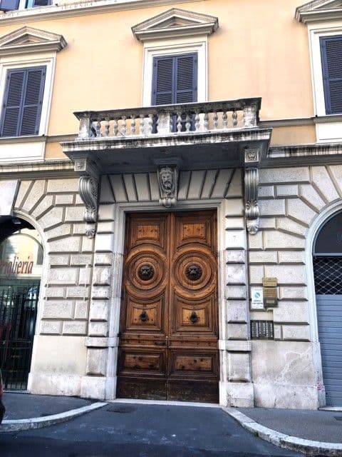 ZAPIS IZ ITALIJE: Via Volturno br. 7 ZAPIS IZ ITALIJE: Via Volturno br. 7