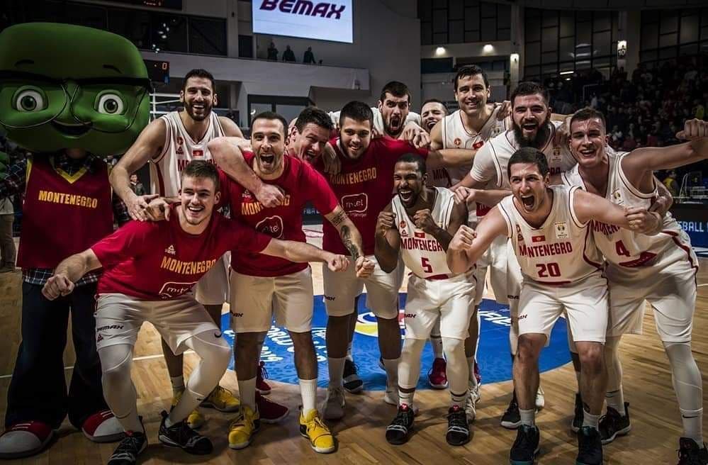 Indeks: Crna Gora će večeras stati na sat i po Indeks: Crna Gora će večeras stati na sat i po