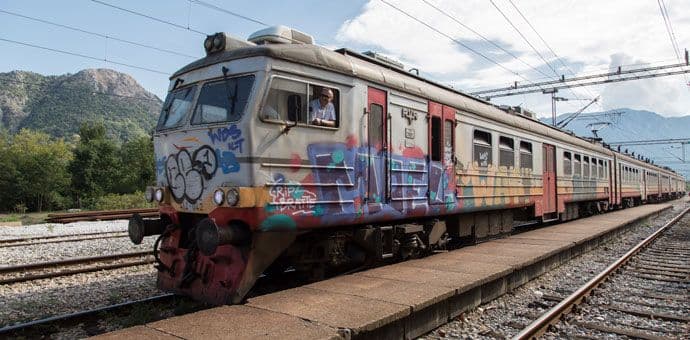 EU daje 5,6 miliona eura za rekonstrukciju dijela pruge Vrbnica - Bar EU daje 5,6 miliona eura za rekonstrukciju dijela pruge Vrbnica - Bar