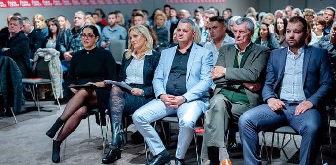 Grupa građana Saša Mijović prerasla u Građanski pokret Nova ljevica Grupa građana Saša Mijović prerasla u Građanski pokret Nova ljevica