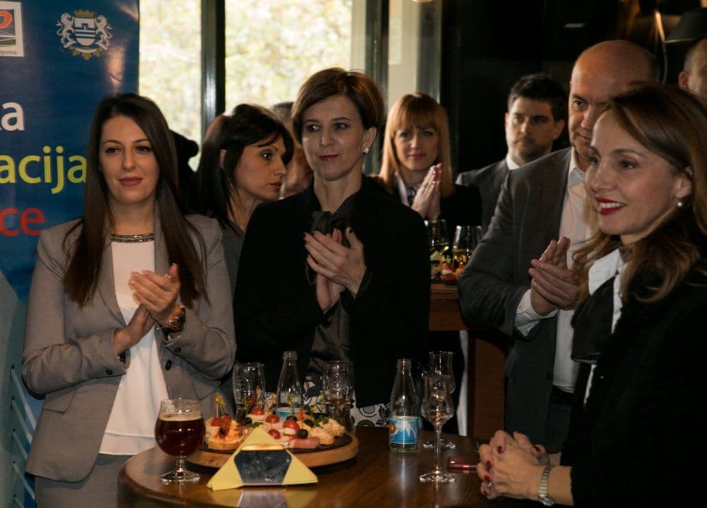 Uručena priznanja za najbolje kompanije i institucije u oblasti turizma (VIDEO) Uručena priznanja za najbolje kompanije i institucije u oblasti turizma (VIDEO)