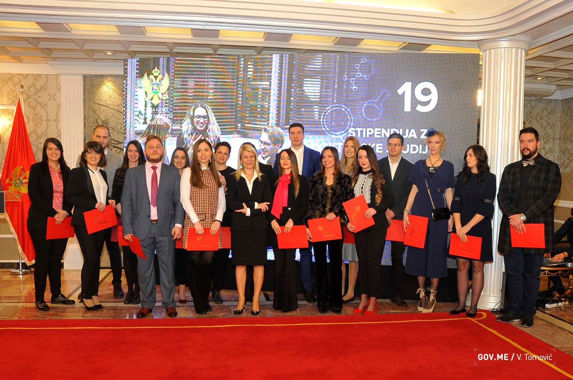 MN: Upriličena svečana dodjela doktorskih stipendija, grantova i nagrada za naučna dostignuća MN: Upriličena svečana dodjela doktorskih stipendija, grantova i nagrada za naučna dostignuća