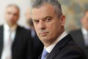 Radončić potvrdio ostavku: Bio sam politički žrtvovan Radončić potvrdio ostavku: Bio sam politički žrtvovan