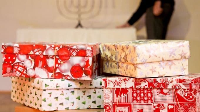 Rotary klub: Novogodisnji “Shoebox” paketici stigli u Ulcinj 15. godinu zaredom Rotary klub: Novogodisnji “Shoebox” paketici stigli u Ulcinj 15. godinu zaredom