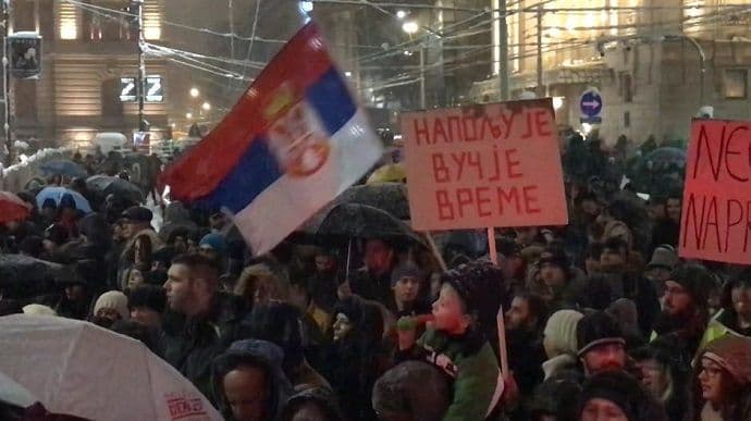 Građani sa protesta poručili Vučiću: Kako smo pobijedili Miloševića, tako ćemo i tebe Građani sa protesta poručili Vučiću: Kako smo pobijedili Miloševića, tako ćemo i tebe