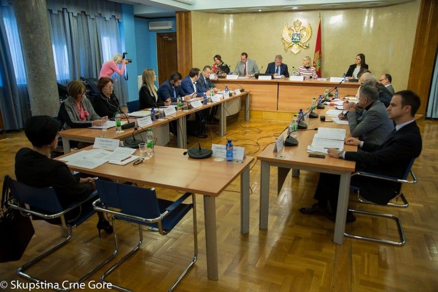 BUDŽET ZA 2019: Odbrani milion manje, MUP-u četiri miliona više BUDŽET ZA 2019: Odbrani milion manje, MUP-u četiri miliona više