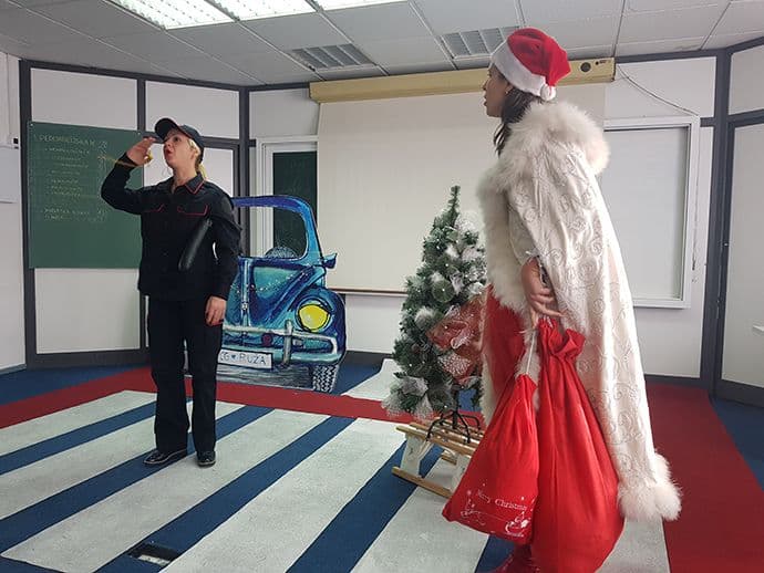 Atelje Arlekin i Ministarstvo prosvjete obradovali mališane u Institutu za bolesti djece Atelje Arlekin i Ministarstvo prosvjete obradovali mališane u Institutu za bolesti djece