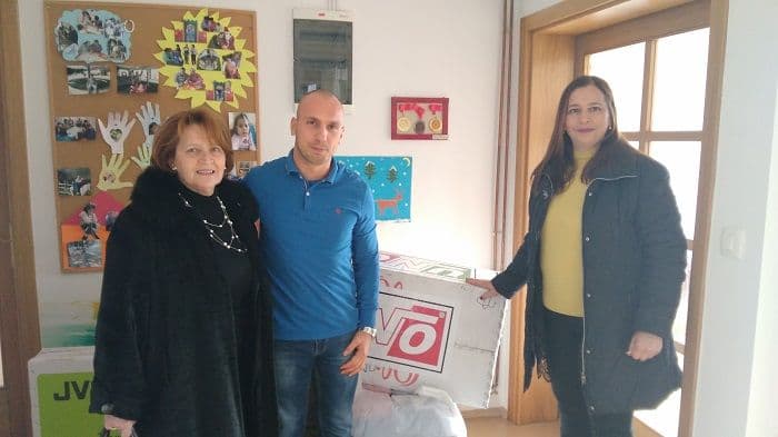 Cetinjskom centru za djecu sa smetnjama u razvoju 2.000 eura Cetinjskom centru za djecu sa smetnjama u razvoju 2.000 eura