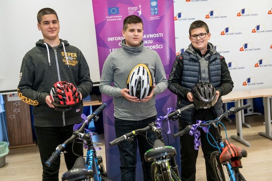 Pobjednicima kviza „Koliko znaš o EU?“ uručene nagrade Pobjednicima kviza „Koliko znaš o EU?“ uručene nagrade