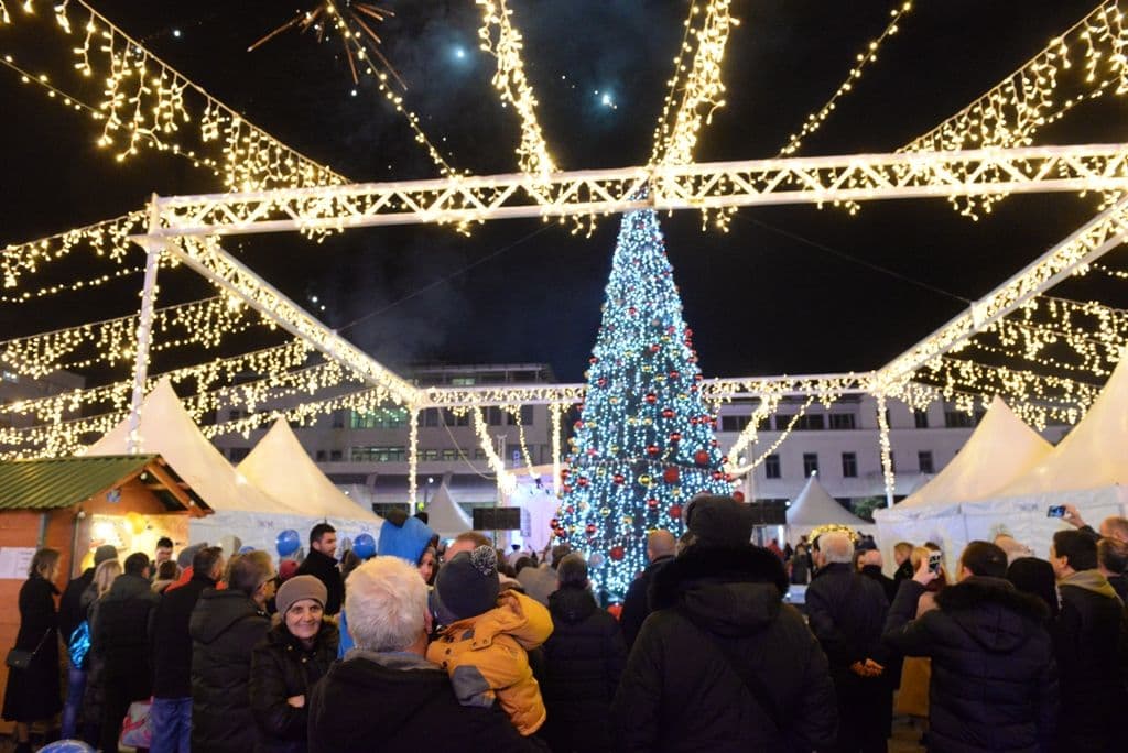 Otvoren prvi Podgorički praznični pazar (VIDEO) Otvoren prvi Podgorički praznični pazar (VIDEO)