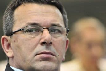 Izbori u FSCG: Vučelić ili Dukić Vladan Vučelić