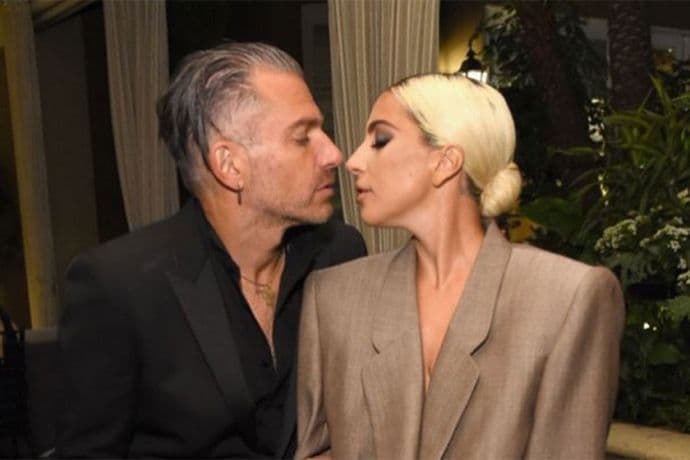 Lejdi Gaga organizuje vjenčanje za pamćenje Lejdi Gaga organizuje vjenčanje za pamćenje