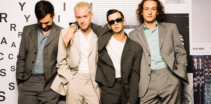 U braku sa robotom Foto: FB stranica The 1975