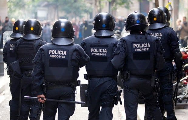 Barselona Božić dočekuje pod mašinkama Foto: EPA