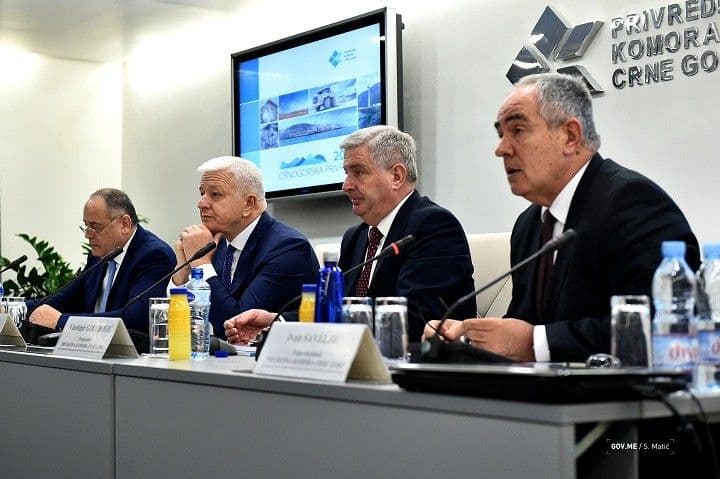 Zajedno možemo smanjiti sivu ekonomiju na najmanju moguću mjeru Zajedno možemo smanjiti sivu ekonomiju na najmanju moguću mjeru