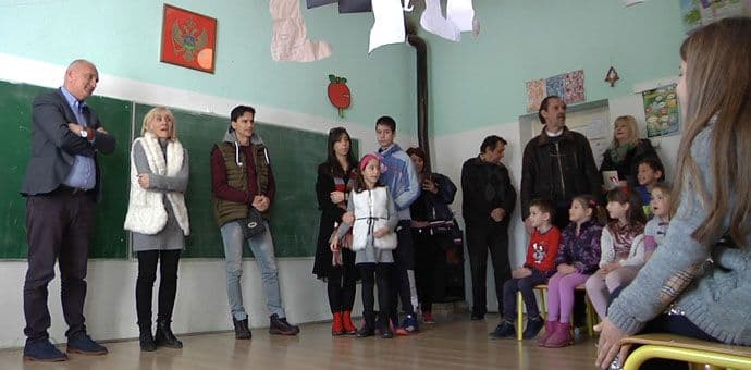 IRF podijelio paketiće mališanima u OŠ “Savo Kažić” IRF podijelio paketiće mališanima u OŠ “Savo Kažić”