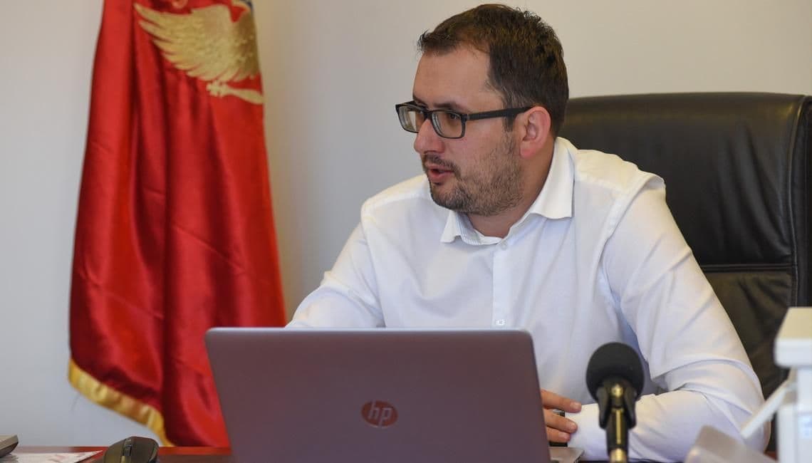 Canović: Novim sistemima omogućićemo brže, lakše i jeftinije parkiranje Canović: Novim sistemima omogućićemo brže, lakše i jeftinije parkiranje