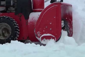 Mećava blokirala saobraćaj: Put Šavnik-Žabljak i dalje zatvoren Mećava blokirala saobraćaj: Put Šavnik-Žabljak i dalje zatvoren