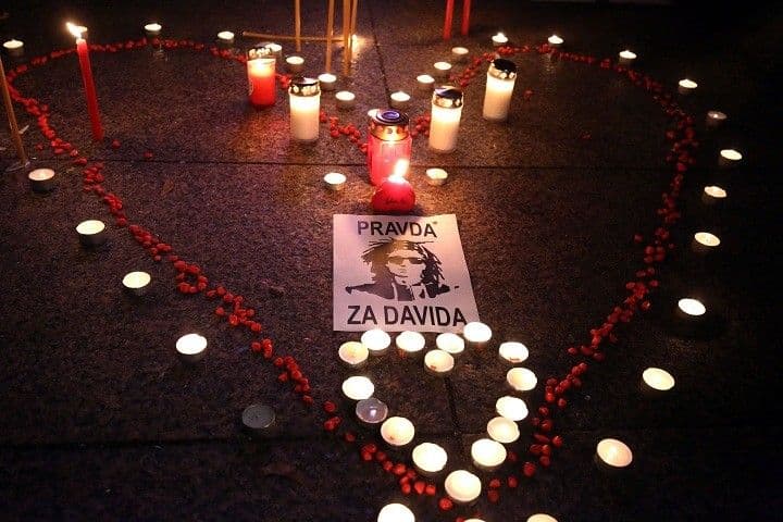 Specijalci uhapsili nekoliko demonstranata u Banjaluci Specijalci uhapsili nekoliko demonstranata u Banjaluci