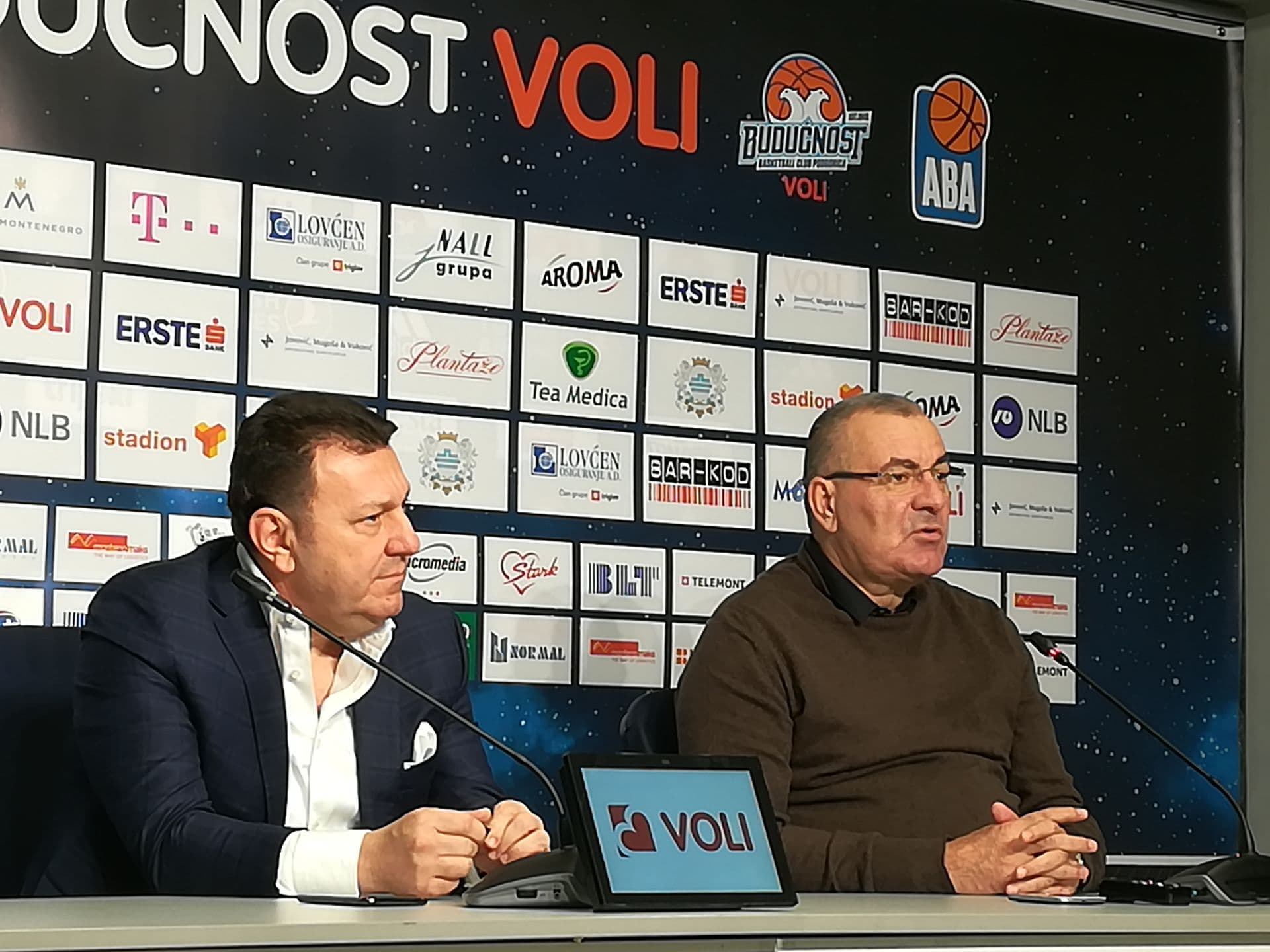 REPEŠA: Da se stabilizuje ambijent i lopta spusti na zemlju Foto: A.P/Portal Analitika