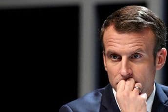 Makron iznenada pozvao Vučića i Tačija na sastanak Makron iznenada pozvao Vučića i Tačija na sastanak