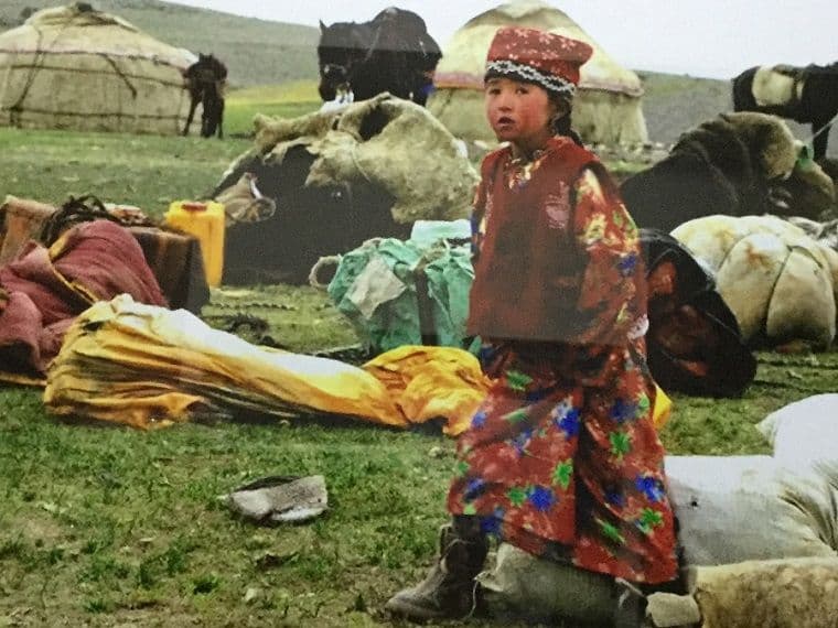 podizanje-satora-jurte-kirgistan-mira-folic
