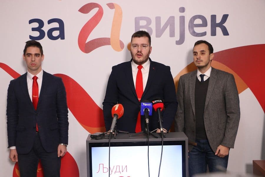 Demokrate i URA: Tvrdnje Kneževića prvorazredni politički skandal Demokrate i URA: Tvrdnje Kneževića prvorazredni politički skandal