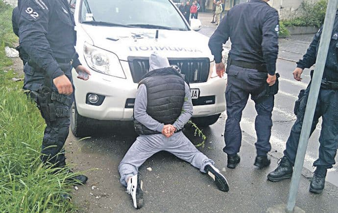 Vraćali se zajedno iz provoda, a onda je izvadio nož i ubio komšiju Vraćali se zajedno iz provoda, a onda je izvadio nož i ubio komšiju