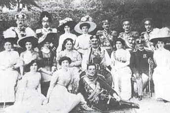 Prenošenje posmrtnih ostataka Petrovića: Dvorište Biljarde ili plato Orlovog krša