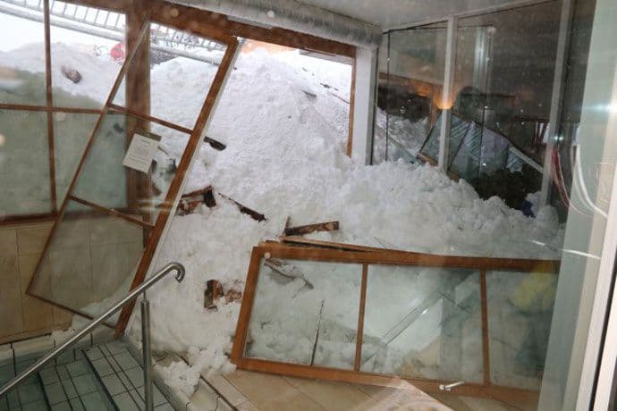 Lavina zatrpala hotel u Njemačkoj, haos i u Austriji FOTO Lavina zatrpala hotel u Njemačkoj, haos i u Austriji FOTO